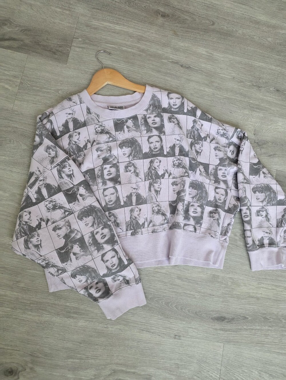 Taylor Swift The Eras Tour Cropped Pullover L